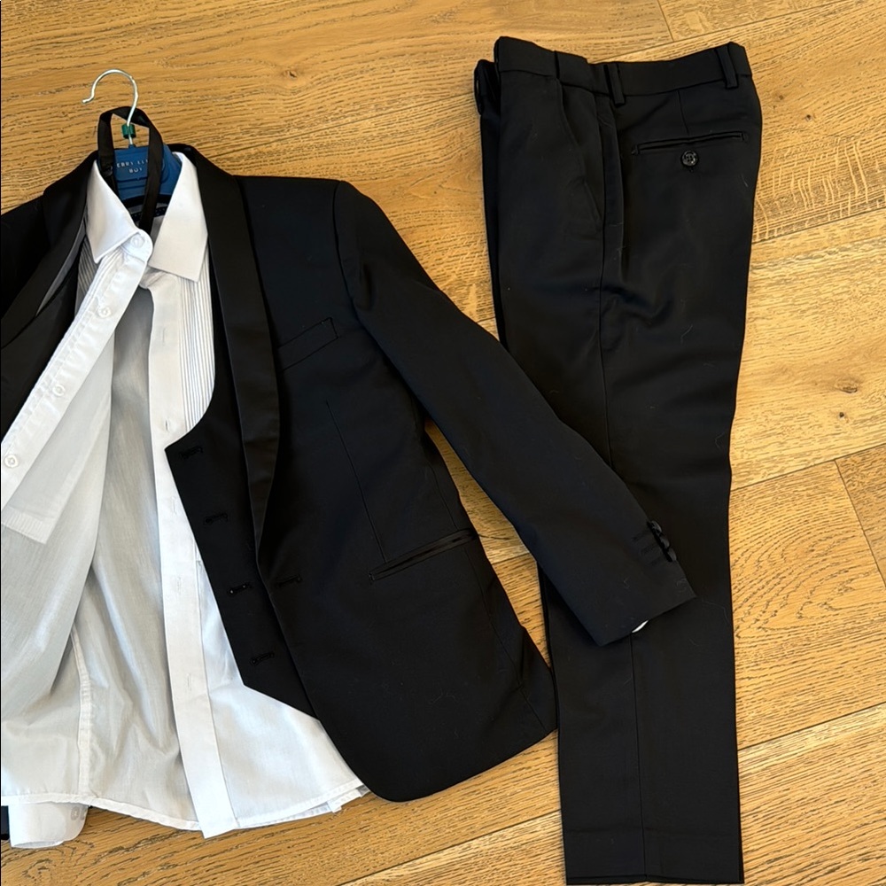 Perry Ellis Boy Classic Black Tuxedo Full Suit - Picture 5 of 7